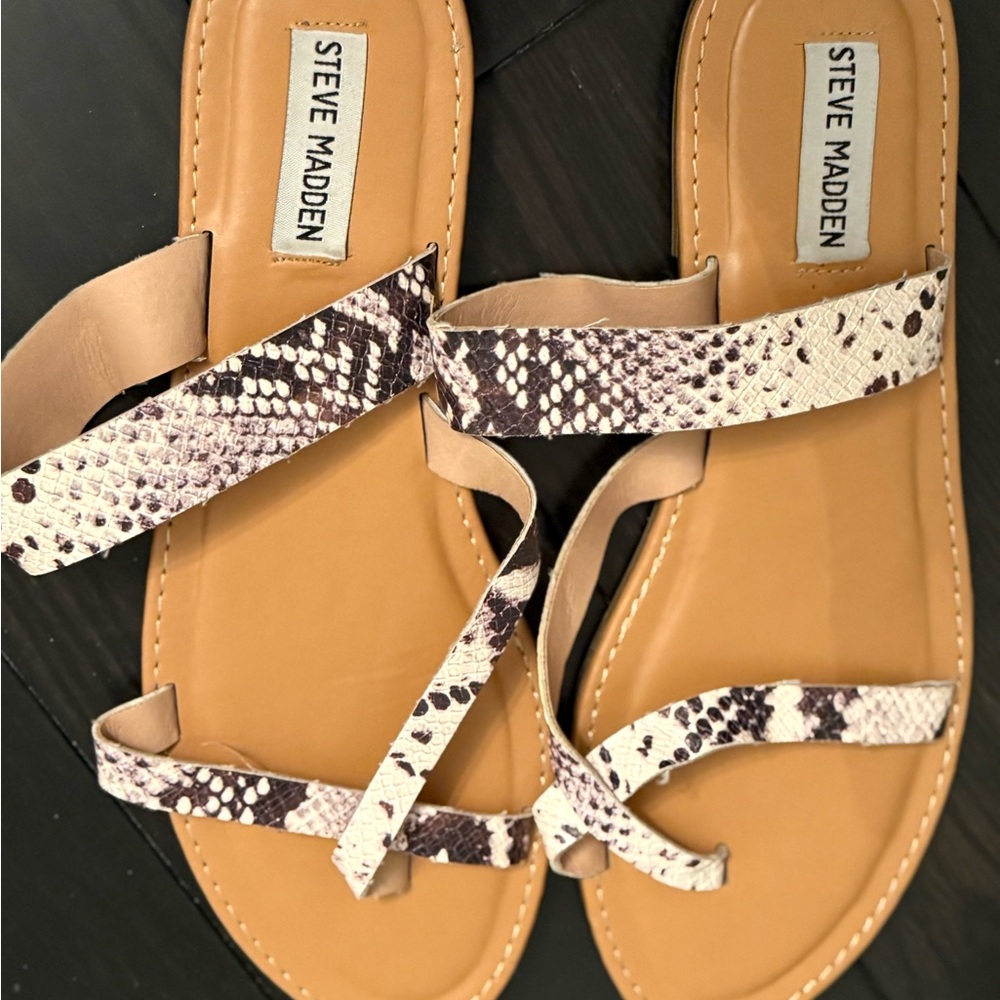Steve Madden Snakeskin Print Sandals Elegant Design - Size 9